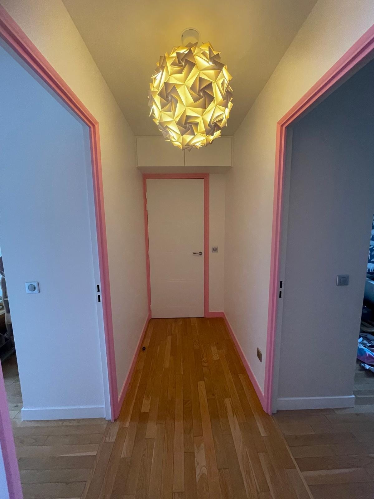 Couloir et chambres en couleurs à Boulogne-Billancourt, photo 1