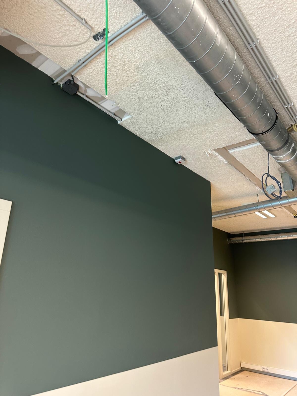 Peinture lessivable — Peinture d'un espace de travail mutualisé de 140 m² à Bois-Colombes (photo 2)