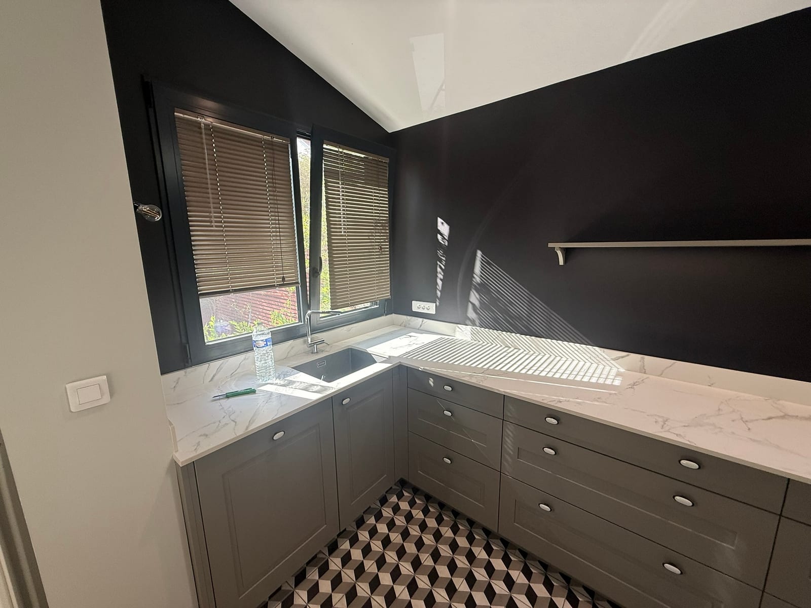 Peinture d'une cuisine et de WC à Colombes : retrouver les bonnes couleurs — photo 1