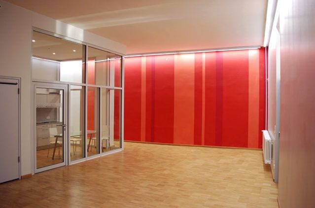 Papier peint — Peinture et papier peint dans un bureau et un hall à Levallois (photo 1)