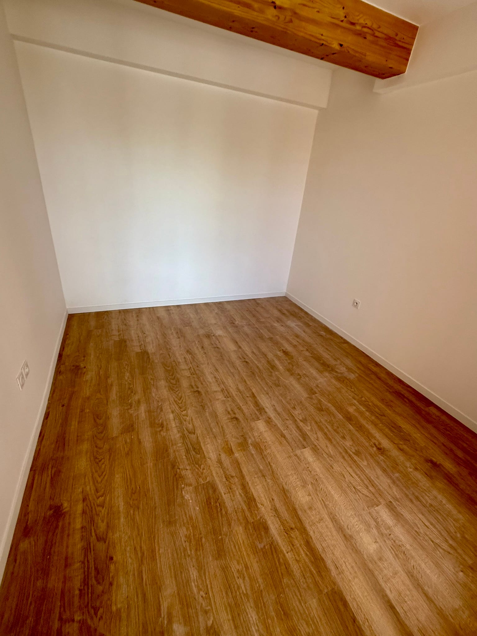 Appartement vide remis en peinture avant l’entrée d’un locataire