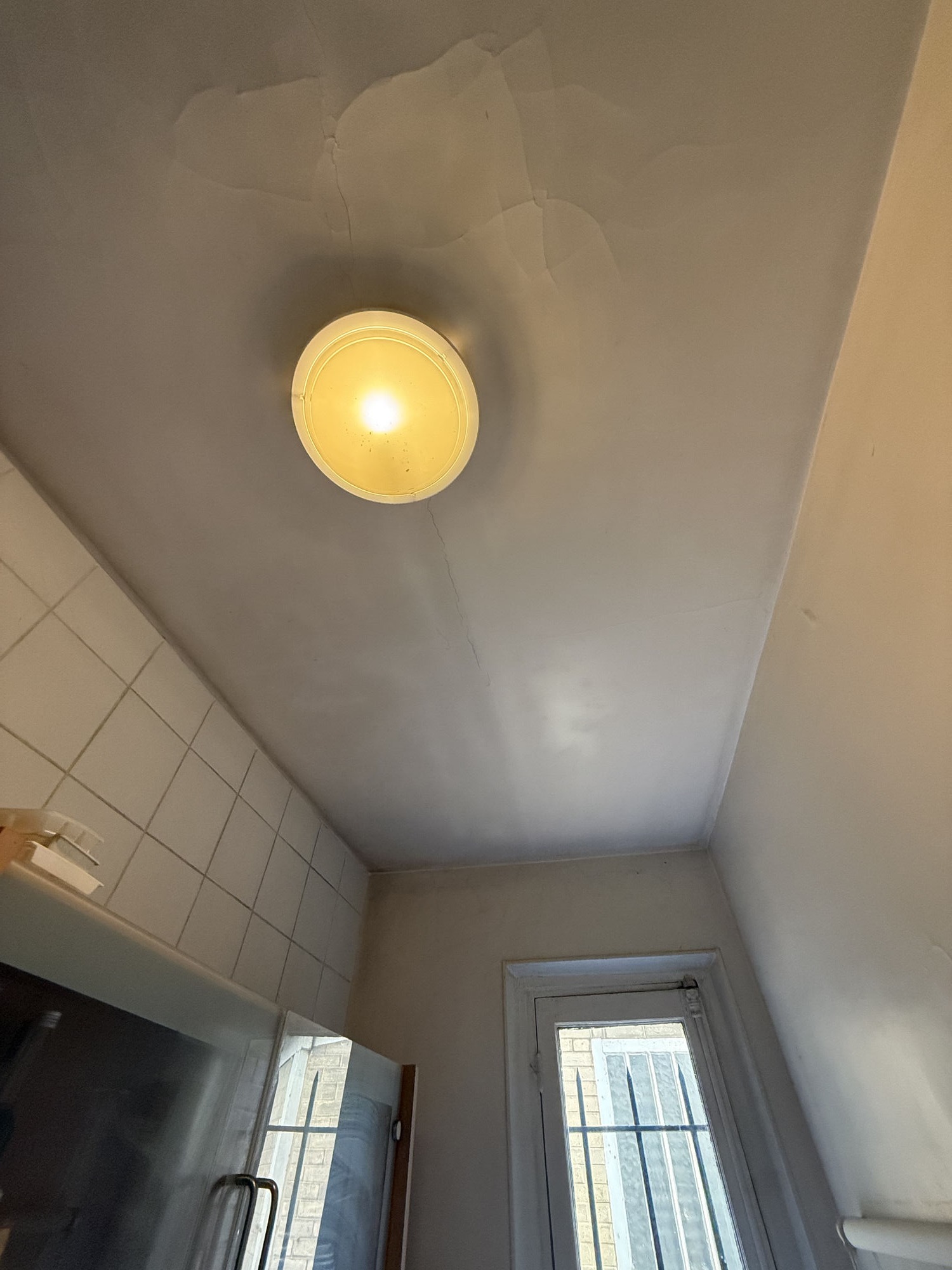 Reprise d'un plafond de cuisine après dégât des eaux à Saint-Cloud — photo 1